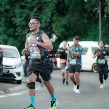 Runner Photo 3893312