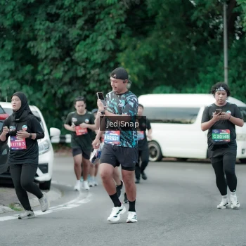 Runner Photo 3893335