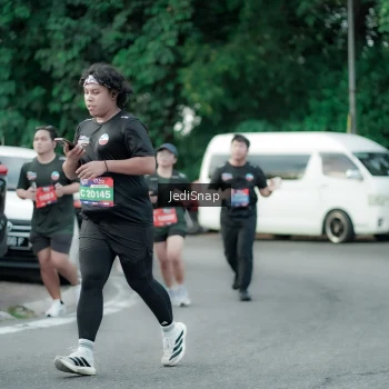 Runner Photo 3893382