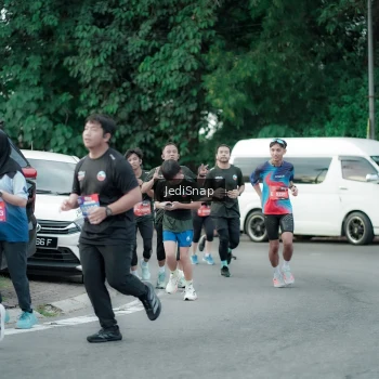 Runner Photo 3893448