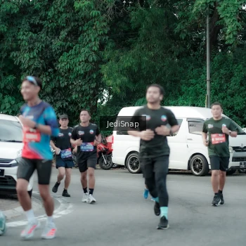 Runner Photo 3893487