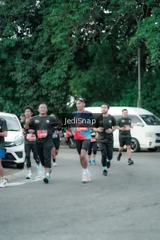 Runner Photo 3893490