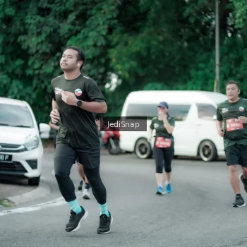 Runner Photo 3893501