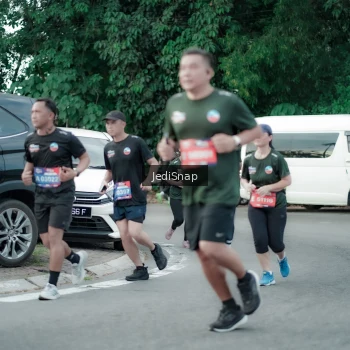 Runner Photo 3893536