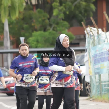 Runner Photo 3893582