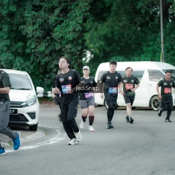 Runner Photo 3893665