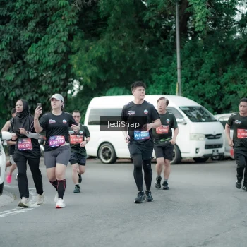 Runner Photo 3893687