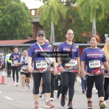 Runner Photo 3893690
