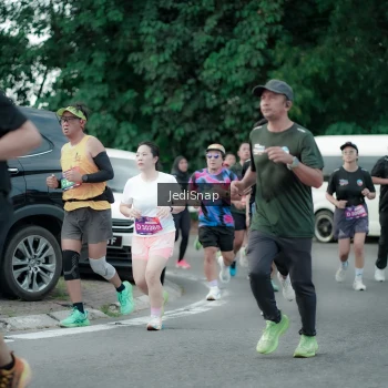 Runner Photo 3893695