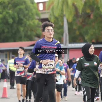 Runner Photo 3893717