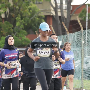 Runner Photo 3893750