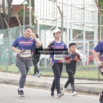 Runner Photo 3893843
