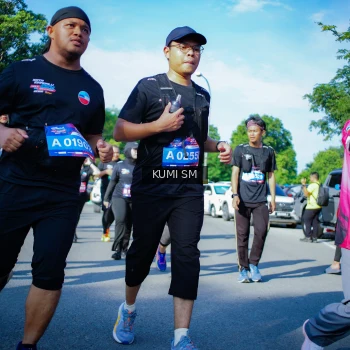 Runner Photo 3894425