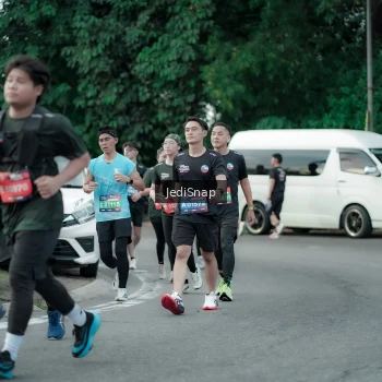 Runner Photo 3894495