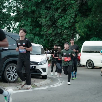Runner Photo 3894653