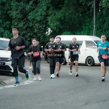 Runner Photo 3894676