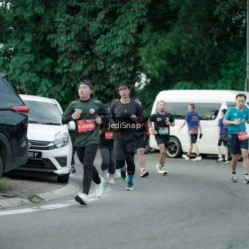 Runner Photo 3894684