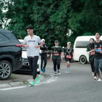 Runner Photo 3894748