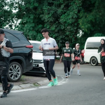 Runner Photo 3894752