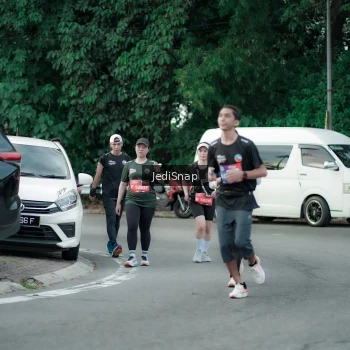 Runner Photo 3894774