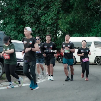 Runner Photo 3894873