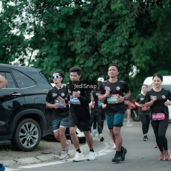 Runner Photo 3894885