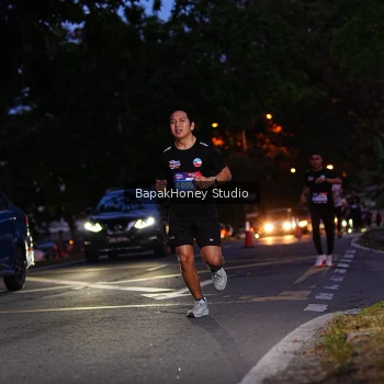 Runner Photo 3895045