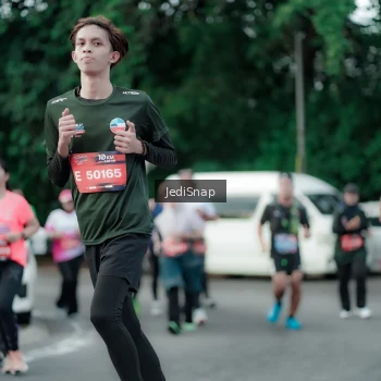 Runner Photo 3895094