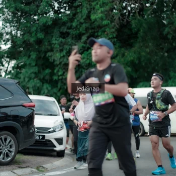 Runner Photo 3895153