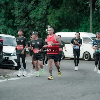 Runner Photo 3895357