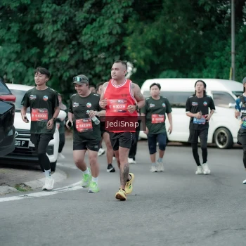 Runner Photo 3895362