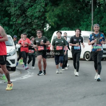 Runner Photo 3895373