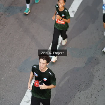 Runner Photo 3895425