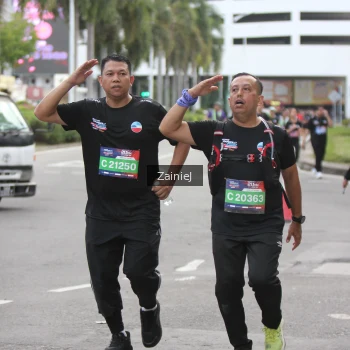 Runner Photo 3895490