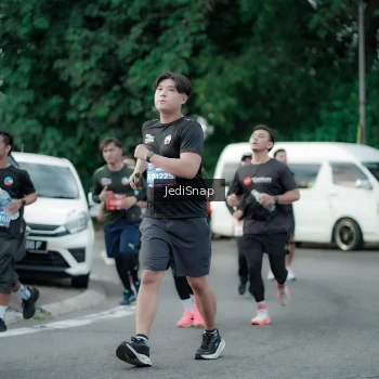 Runner Photo 3895525