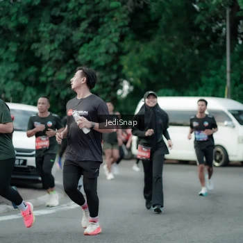 Runner Photo 3895540