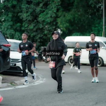 Runner Photo 3895559