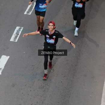 Runner Photo 3895582