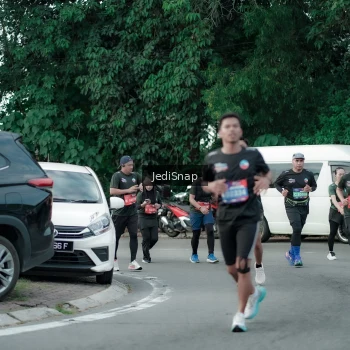 Runner Photo 3895605