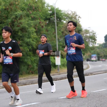 Runner Photo 3895611