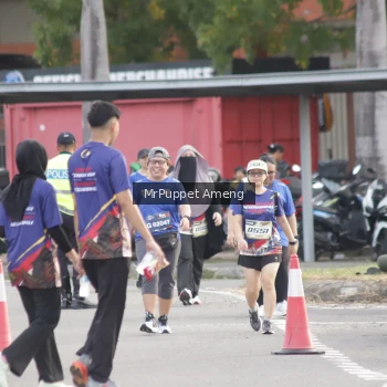 Runner Photo 3895625