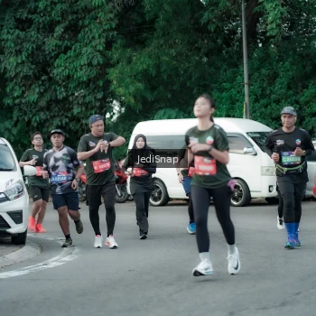 Runner Photo 3895632