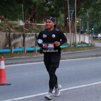 Runner Photo 3895730