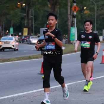 Runner Photo 3895756