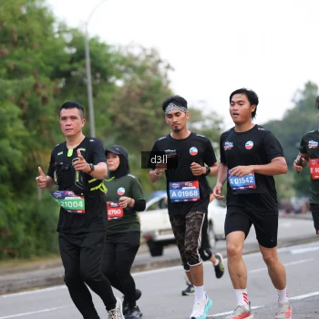 Runner Photo 3895757