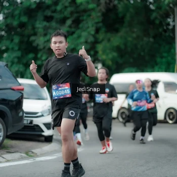 Runner Photo 3895795