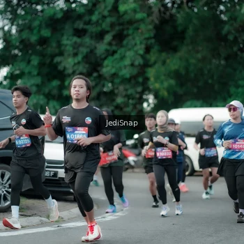 Runner Photo 3895819