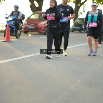Runner Photo 3895870