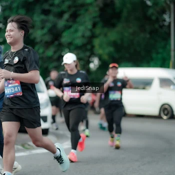 Runner Photo 3895890