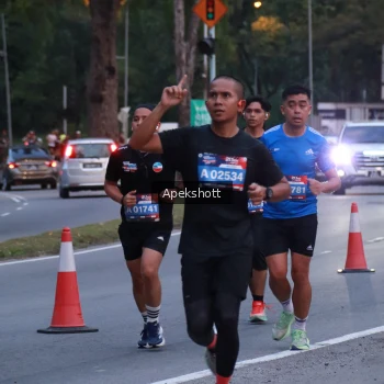 Runner Photo 3895891